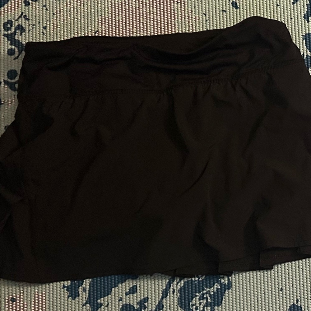 Lululemon run pace setter skirt; size 6; black